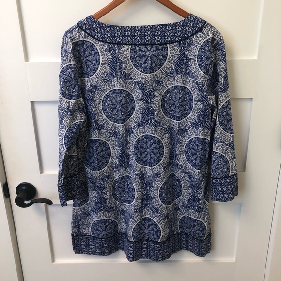 🛍Dana Bachman blue/white flowy blouse - Picture 2 of 6